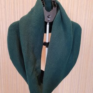 H&M Forest Green Knit Infinity Scarf